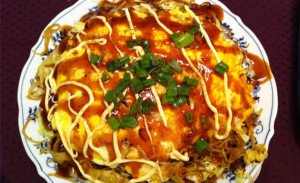 Okonomiyaki, platillo tradicional japonés