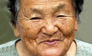 Mujer anciana japonesa