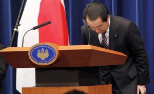 Primer Ministro Naoto Kan pidiendo disculpas