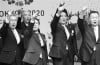 el Primer Ministro Shinzo Abe celebra