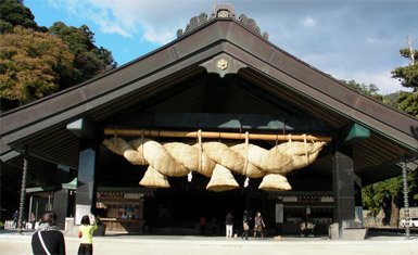 Shimenawa, elemento de los templos sintoístas