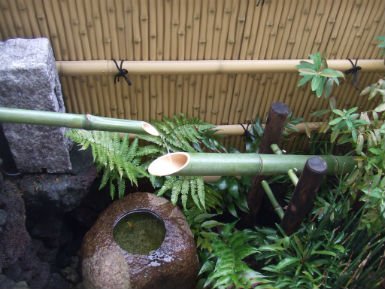 Shishiodoshi, fuentes de bambú