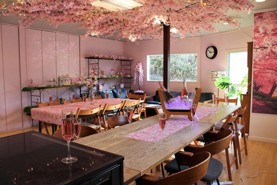 Ikejiri Select House ofrece salones para disfrutar del Hanami en interiores
